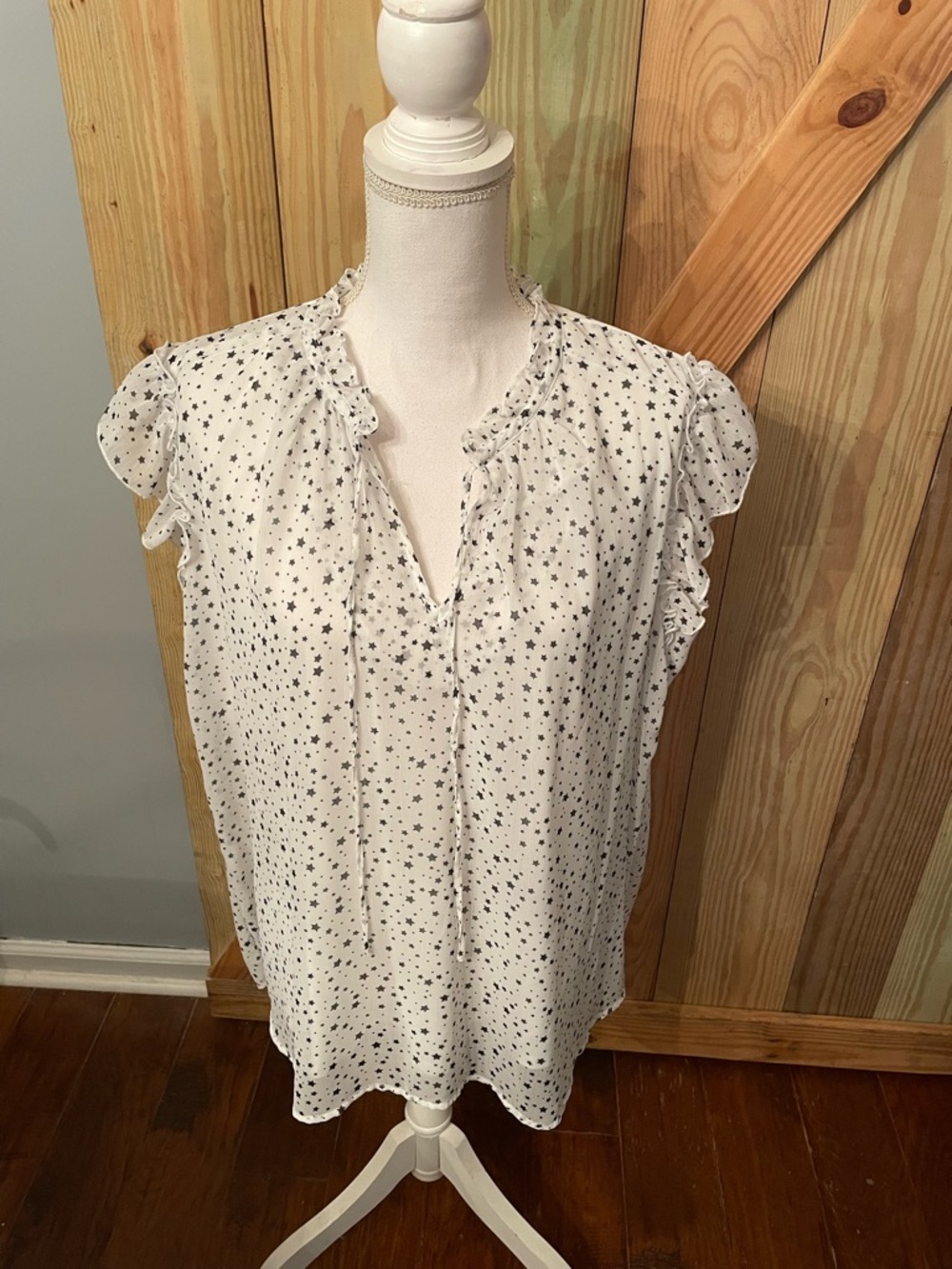 White Navy Star-Print Ruffle Cap-Sleeve Women’s Top